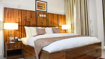 In-room safe, individually decorated, individually furnished, desk