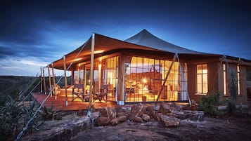 Deluxe Tent | In-room safe, desk, blackout drapes, free WiFi