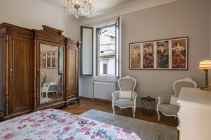 1 bedroom, iron/ironing board, travel crib, WiFi