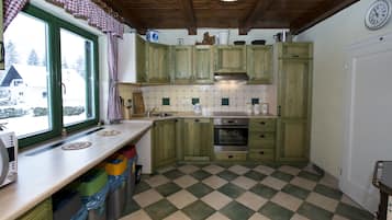 Cottage, Mountain View | Private kitchen | Fridge, microwave, oven, stovetop