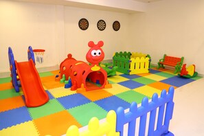 Innen-Kinderspielplatz