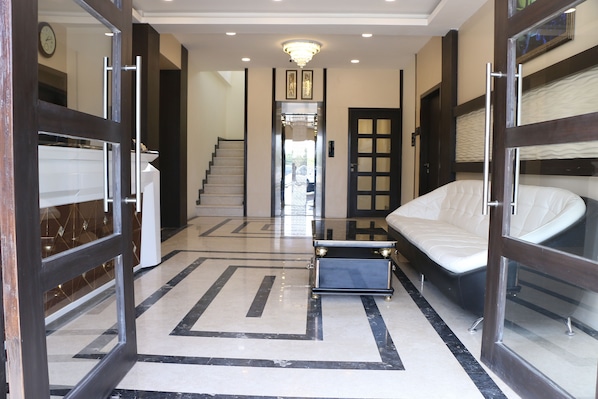 Property entrance - Spago Inn (Chennai)