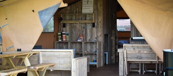 Glamping on a farm with all the pro's of a Holiday House.