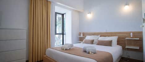 2 bedrooms, in-room safe, iron/ironing board, free WiFi