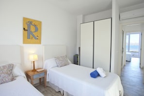3 bedrooms, iron/ironing board, free WiFi, bed sheets - Ran de mar (Alcúdia)
