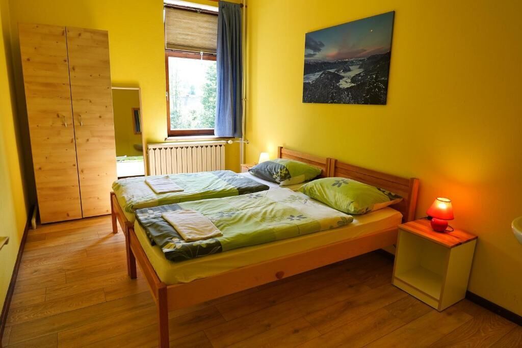 Silitysrauta/-lauta, ilmainen Wi-Fi, vuodevaatteet