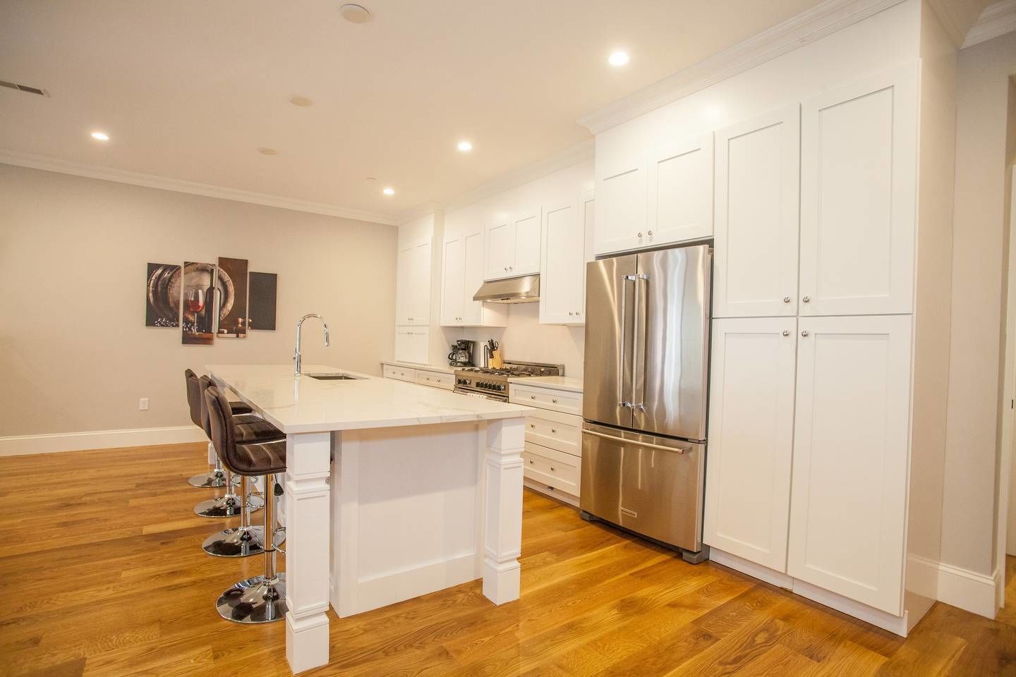 Microwave, stovetop, dishwasher, cookware/dishes/utensils