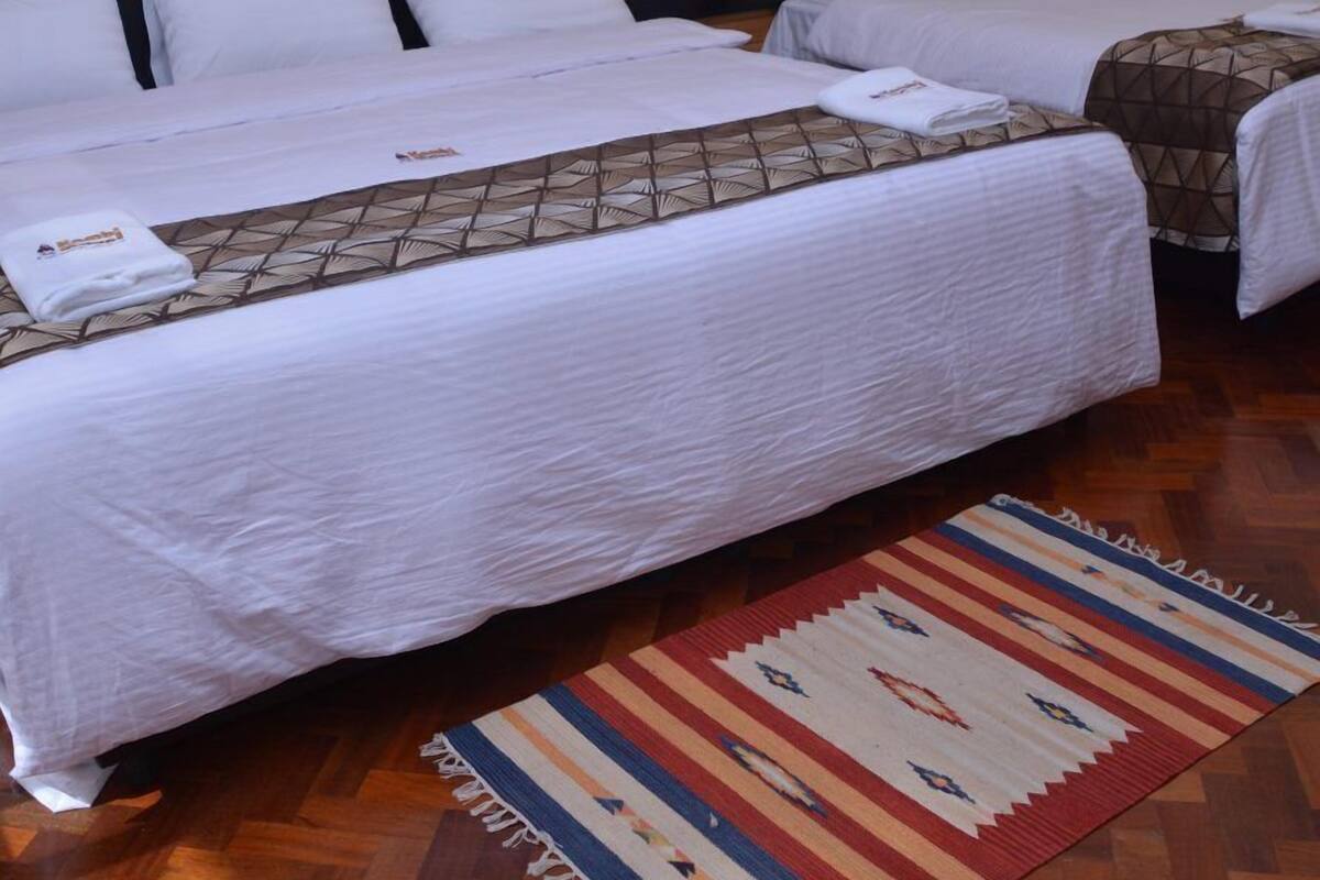 Chambre Triple Confort, accessible aux personnes à mobilité réduite, vue montagne