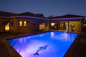 Outdoor pool - Elegant and Exclusive Boutique Guesthouse (Gaborone)