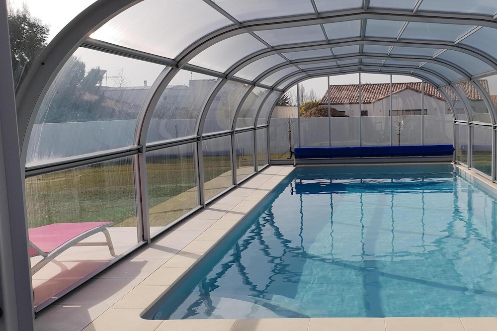 4 **** FAMILY HOUSE WITH POOL