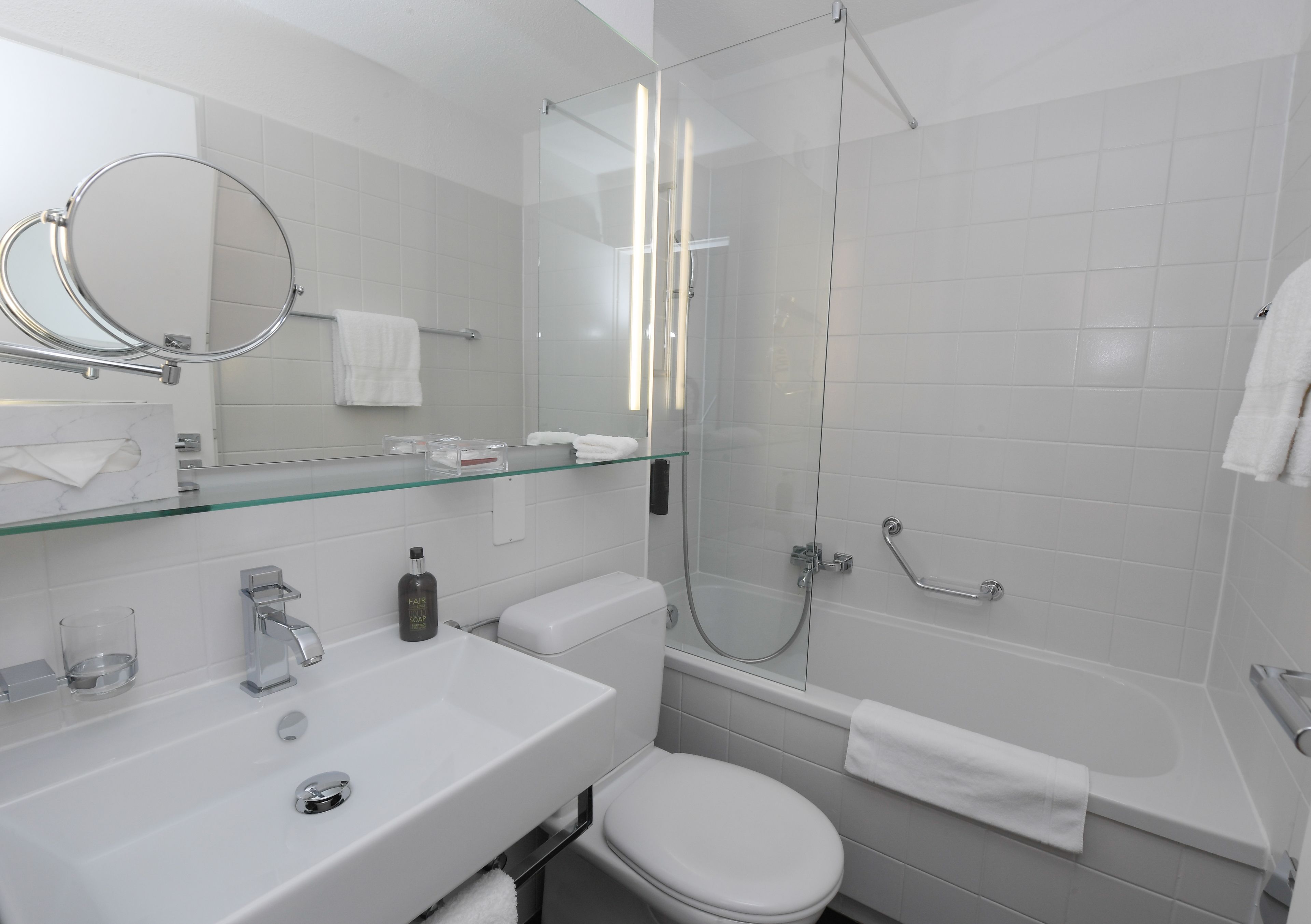 classic double room, 1 queen bed, non smoking | bathroom | free toiletries, hair dryer, slippers, towels