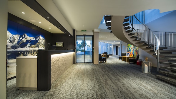 Staircase - Hotel Belair (Wallisellen)