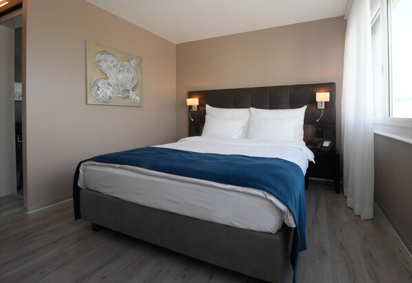 Classic dubbelrum - 1 queensize-säng - icke-rökare | Allergitestade sängkläder, duntäcken och minibar