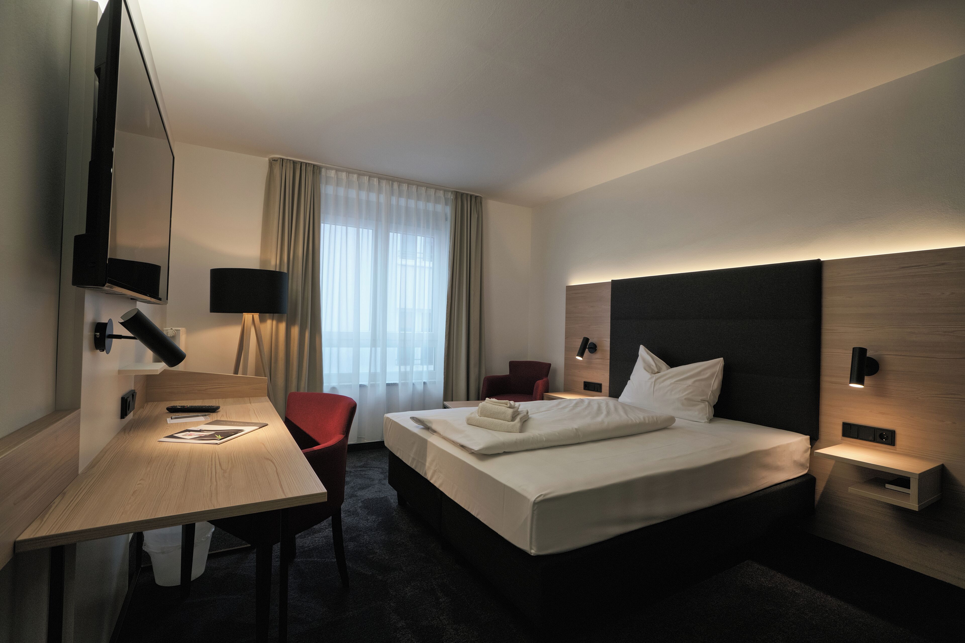 business apartment | individually furnished, desk, blackout curtains, soundproofing