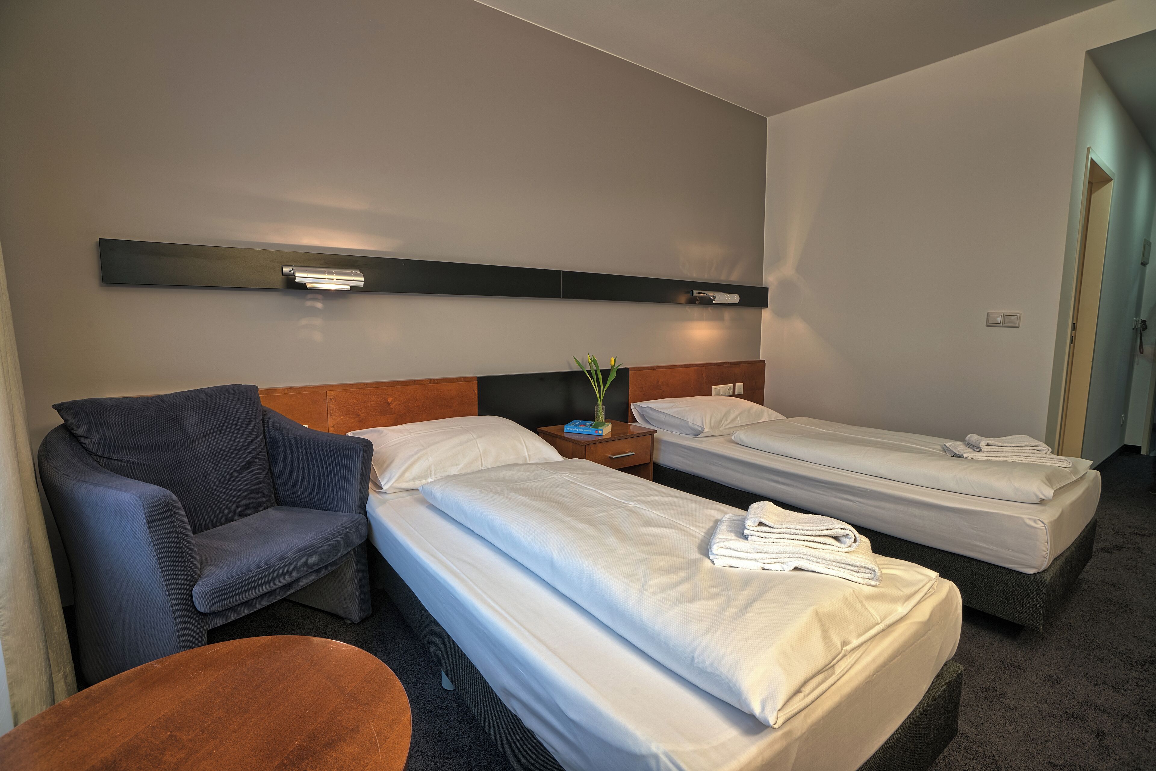 comfort double or twin room | individually furnished, desk, blackout curtains, soundproofing