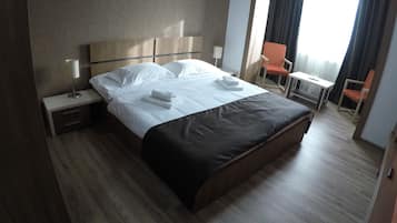 Kamar Double, 1 Tempat Tidur Double | Kedap suara, tempat tidur bayi gratis, dan tempat tidur lipat/tambahan