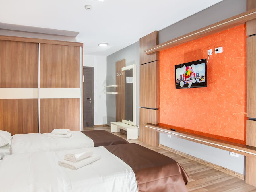 Standard Twin Room, City View | Soundproofing, free cots/infant beds, rollaway beds, free WiFi