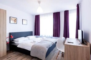 Standard Studio, City View | In-room safe, desk, laptop workspace, blackout drapes - Arche Residence Lodz (Łódź)