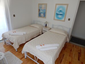 Soundproofing, free WiFi, bed sheets - Zira Holiday House (Pydna-Kolindros)