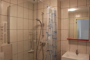 Shower, towels