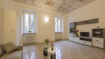 60-Zoll-Flachbildfernseher mit Premium-TV-Sendern, Smart-TV, Netflix