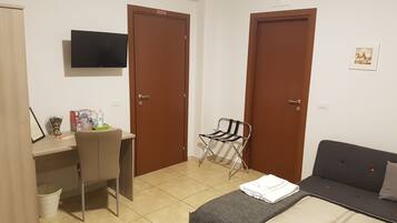 Twin Room, 2 Twin Beds, Private Bathroom | Room amenity