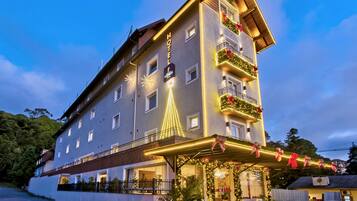 Fachada de la propiedad