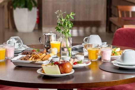 Coffee service. Hotel Fioreze Primo