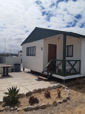 Front of property - HonneHokke Resort (Kamiesberg)