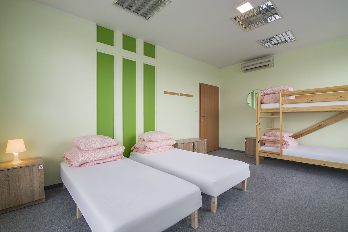 Quarto (Nr 1) | Wi-Fi de cortesia, roupa de cama