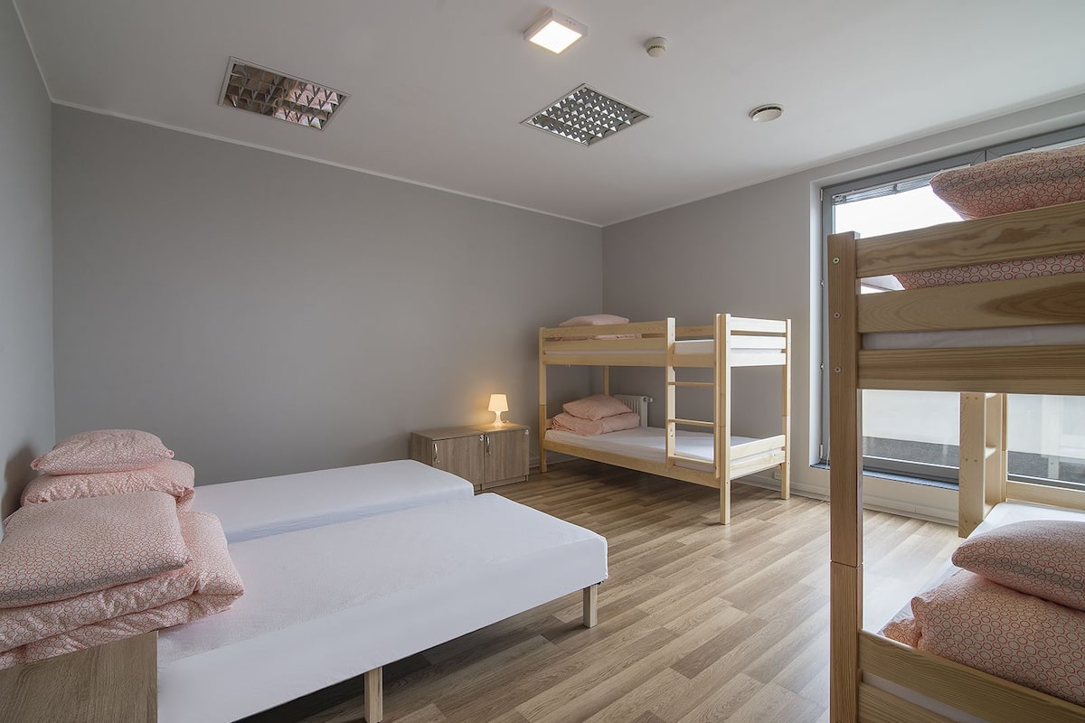 Quarto (Nr 12) | Wi-Fi de cortesia, roupa de cama