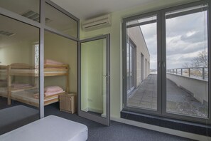Dormitorio compartido (Nr 6) | Wifi gratis y ropa de cama