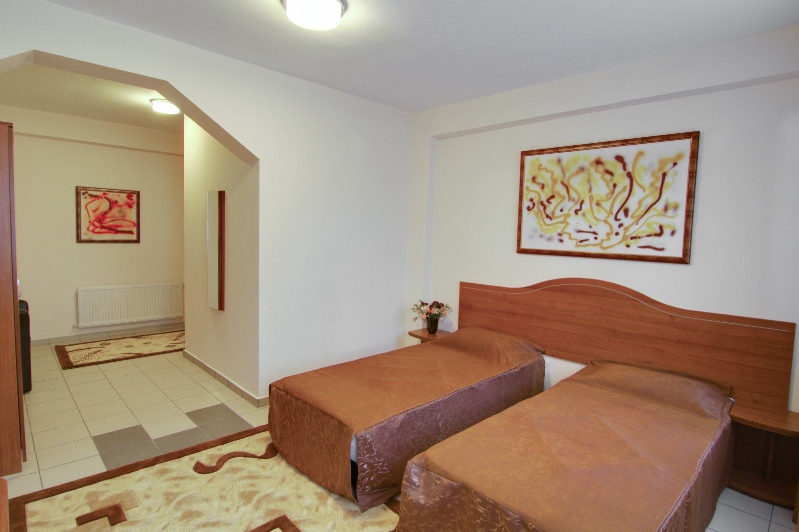 superior twin room, 2 single beds | 1 bedroom, desk, iron/ironing board, free wifi