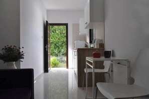 Apartemen | Area keluarga | TV plasma