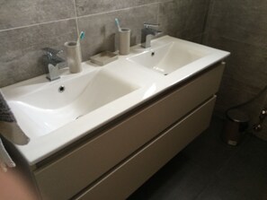 Villa, 4 Bedrooms | Bathroom sink - Villa Khn (Allyene)