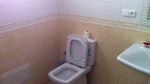 Apartment, 2 Bedrooms, Pool View | Bathroom - Kabila Vista Apartment (Allyene)