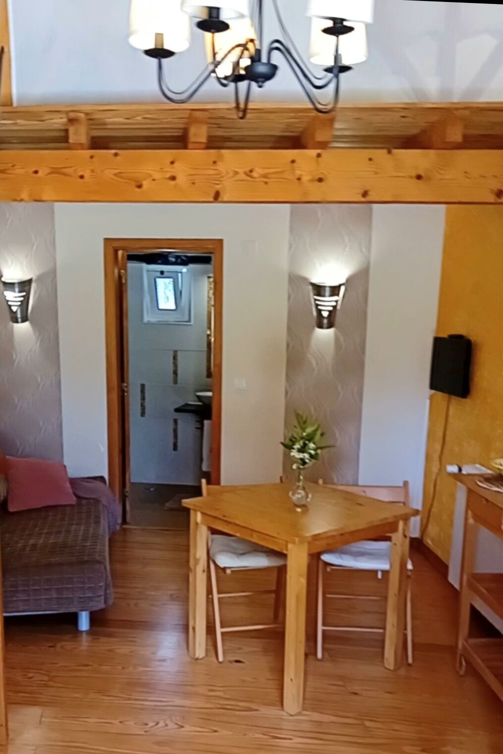 Decoración personalizada, muebles diferentes y escritorio 