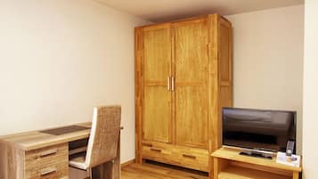 Einzelzimmer | Zimmersafe, Schreibtisch, kostenlose Babybetten, Zustellbetten
