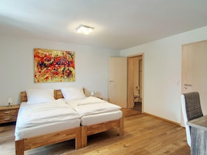 Double Room | In-room safe, desk, free cots/infant beds, rollaway beds - Landgasthof Sonne (Ruemmingen)