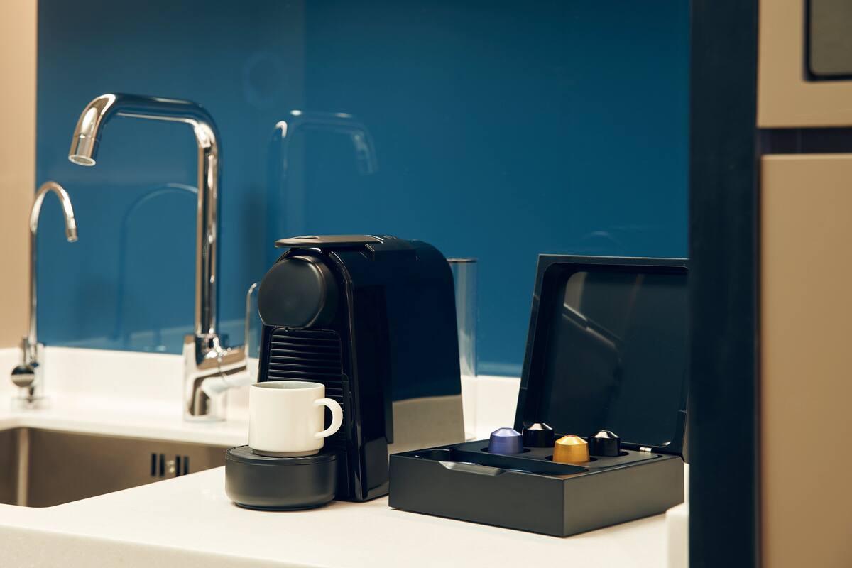 Coffres-forts dans les chambres, bureau, rideaux occultants
