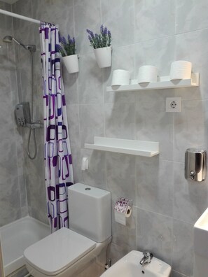 Shower, towels
