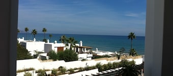 Marina Beach CHW Apartment