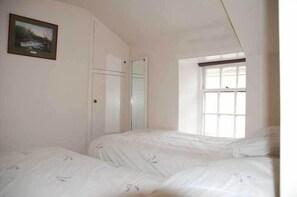 Free WiFi - 4 Higher Road (Torpoint)