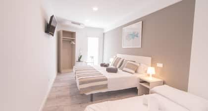 Blu Hostal Diana
