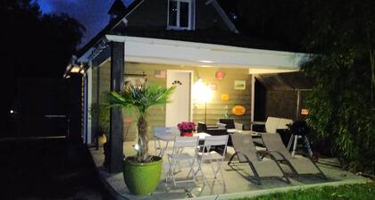 American chapel style detached house