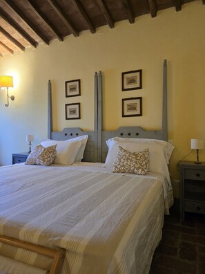 Family Room, Courtyard Area | Hypo-allergenic bedding, in-room safe, individually decorated - Podere Spedalone (Pienza)