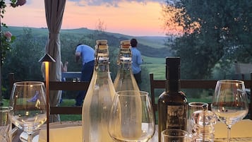 Breakfast, lunch, dinner served; Italian cuisine, garden views