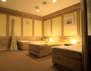 Minibar, in-room safe, desk, soundproofing