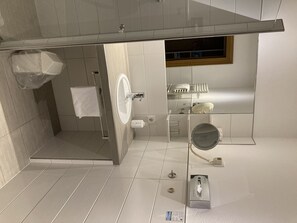 Double Room, 1 Double Bed with Sofa bed | Bathroom - Hotel Landhaus Müllenborn (Gerolstein)