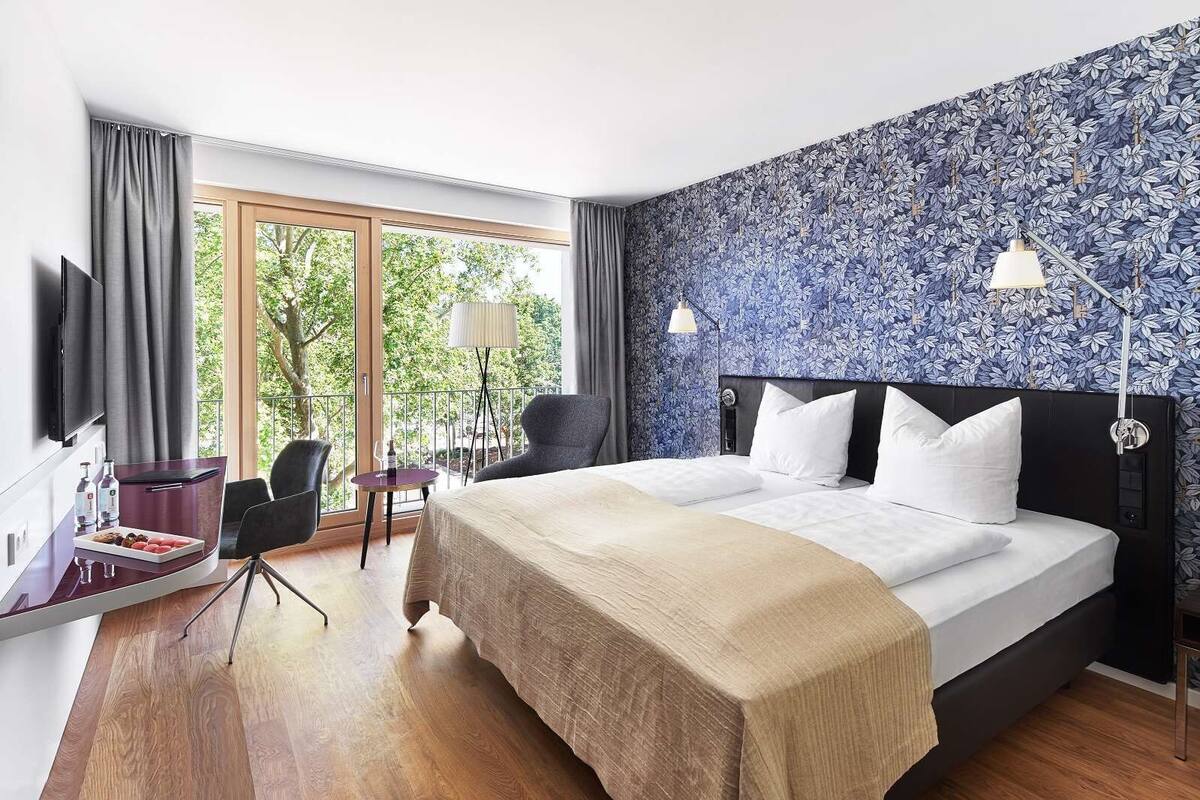 standard room, 1 double bed | 1 bedroom, hypo-allergenic bedding, minibar, in-room safe